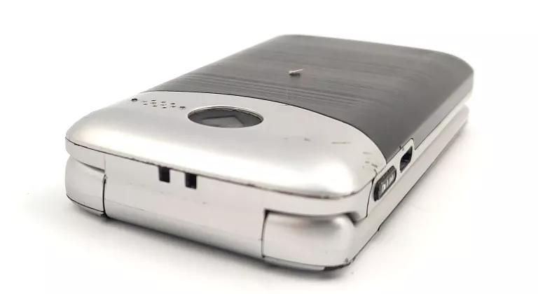 TELEFON MAXCOM MM831 Z ŁADOWARKĄ