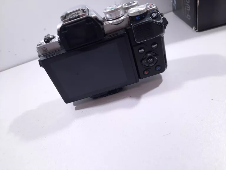 OLYMPUS OM-D E-M10 MARK III + OB. 14-42 II R SREBRNY UŻYWANY