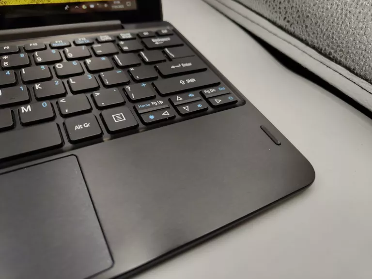 LAPTOP 2W1 TABLET ACER ONE 10 S1003 X5-Z8350 2GB 64GB