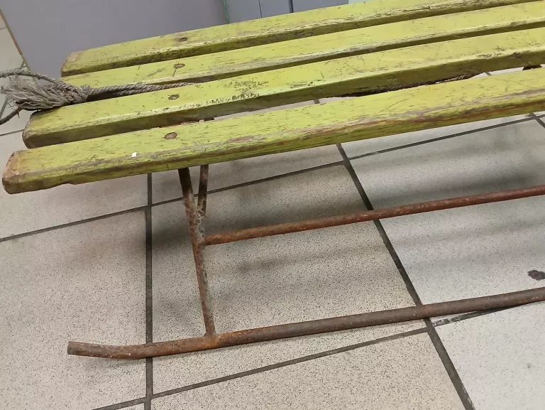 sanki-dwuosobowe-metalowo-drewniane-stan-11323-2