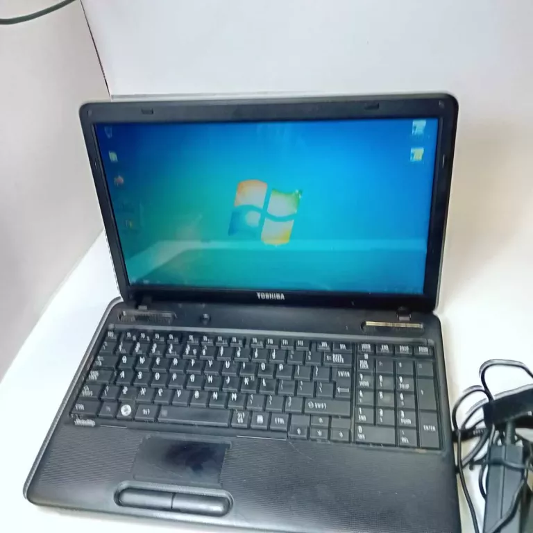 LAPTOP TOSHIBA C650 PENTIUM X2@2.3GHZ 4GB RAM