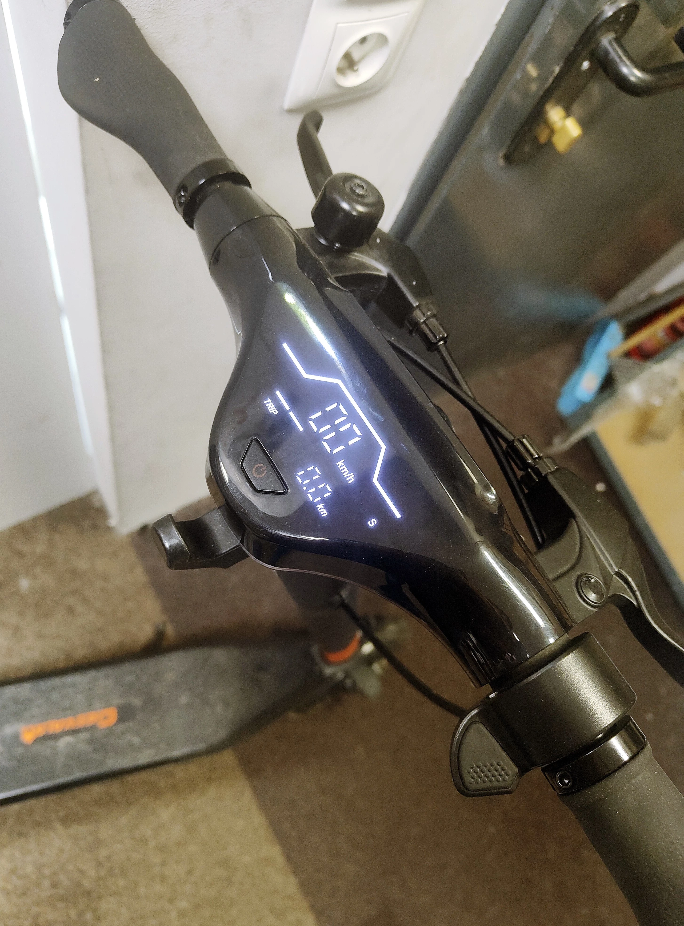 hulajnoga-elektryczna-cheevalry-x11-komplet-marka-214-1022530