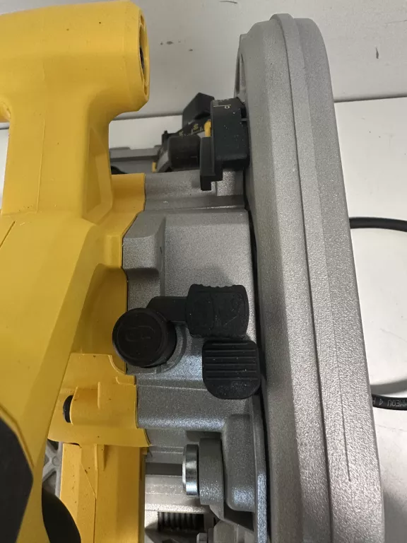 PILARKA TARCZOWA ZAGŁĘBIARKA DEWALT DWS520 1300W 165MM