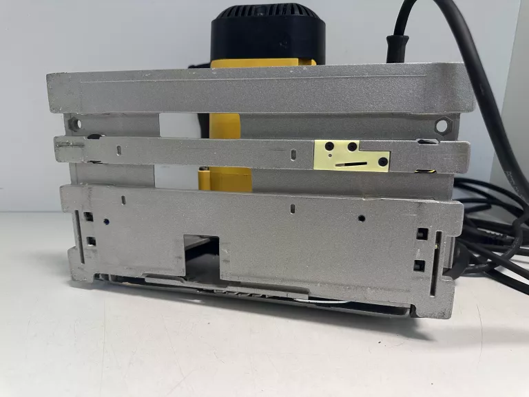 PILARKA TARCZOWA ZAGŁĘBIARKA DEWALT DWS520 1300W 165MM