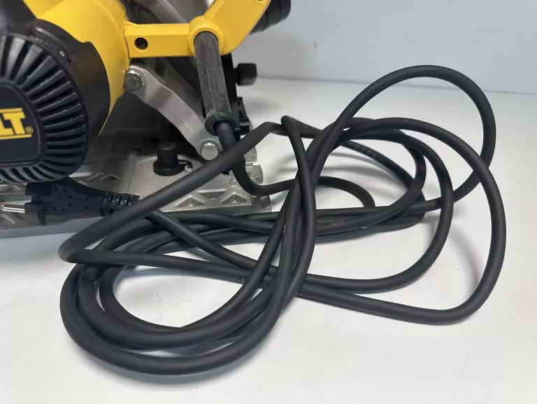 PILARKA TARCZOWA ZAGŁĘBIARKA DEWALT DWS520 1300W 165MM