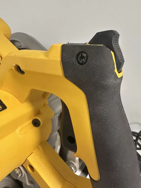 PILARKA TARCZOWA ZAGŁĘBIARKA DEWALT DWS520 1300W 165MM