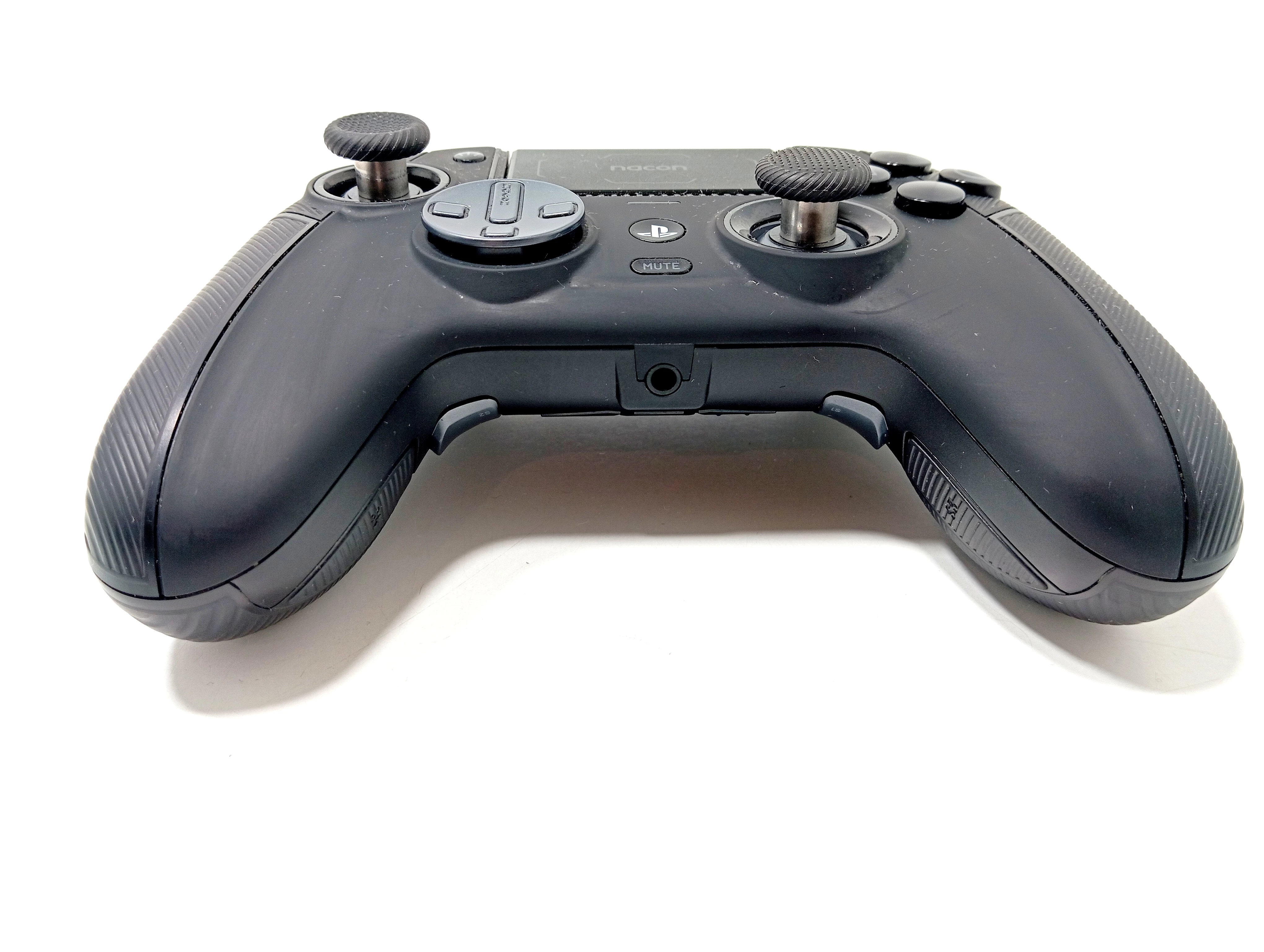 pad-nacon-revolution-5-pro-ean-gtin-3665962023541