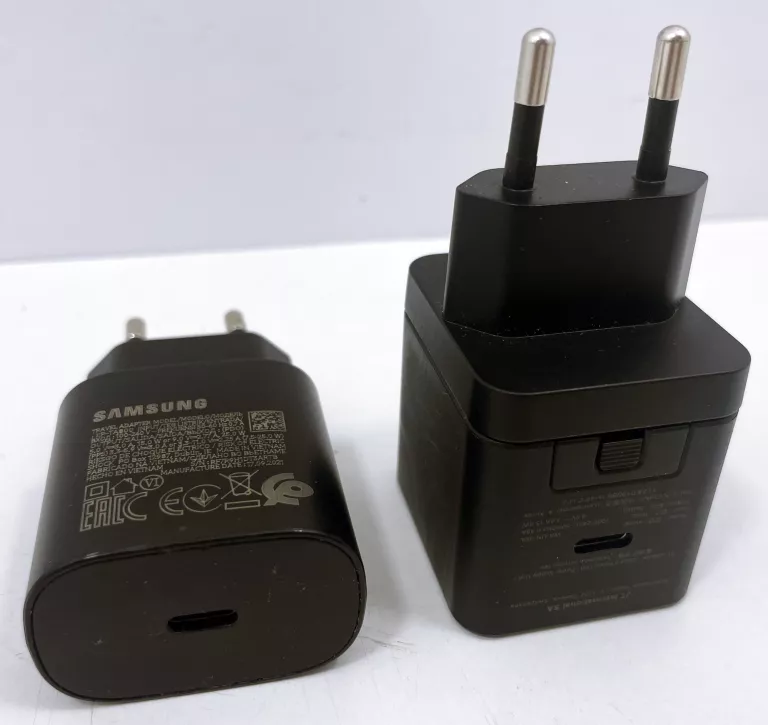 ZESTAW DWÓCH ŁADOWAREK - SAMSUNG EP-TA800 25W + JTI WA-UN-06A 15W (USB-C)