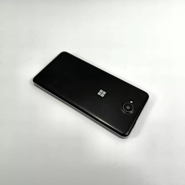 MICROSOFT LUMIA 650 1 GB / 16 GB 4G (LTE) CZARNY ORANGE
