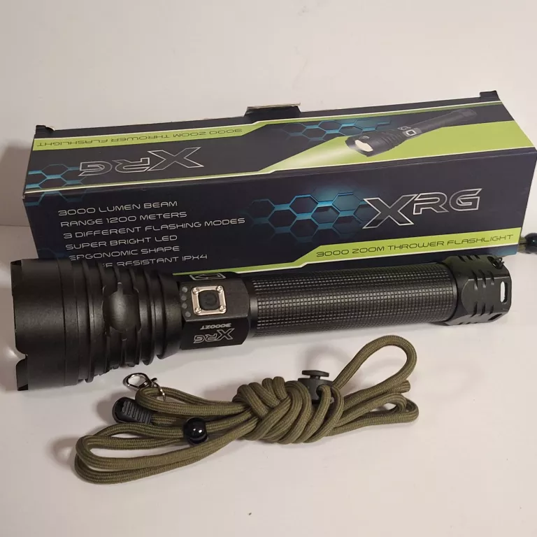 LATARKA AKUMULATOROWA XRG 3000 ZOOM THROWER - 3000 LUMENÓW PUDEŁKO