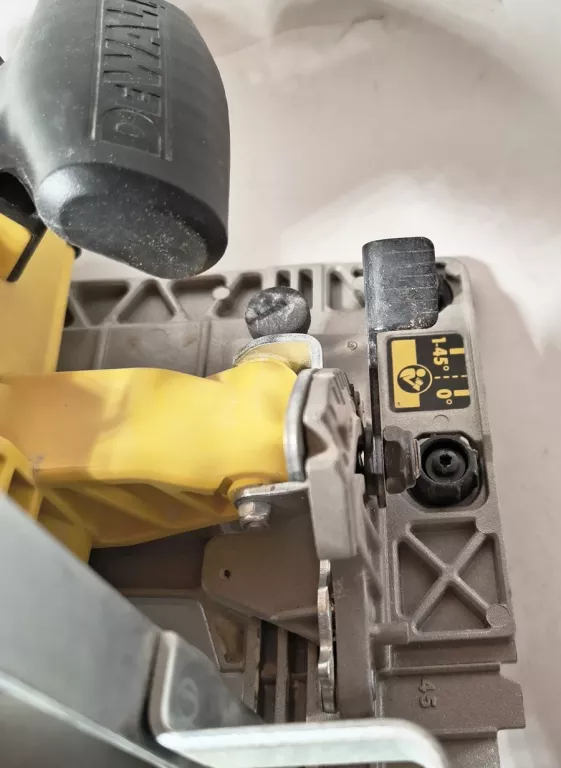 PILARKA TARCZOWA DEWALT DWE576 ZESTAW