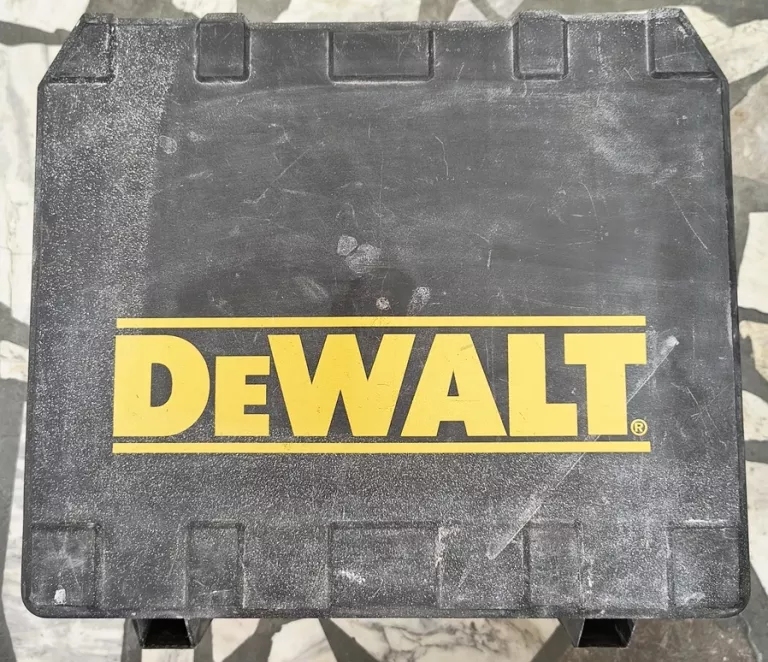 PILARKA TARCZOWA DEWALT DWE576 ZESTAW