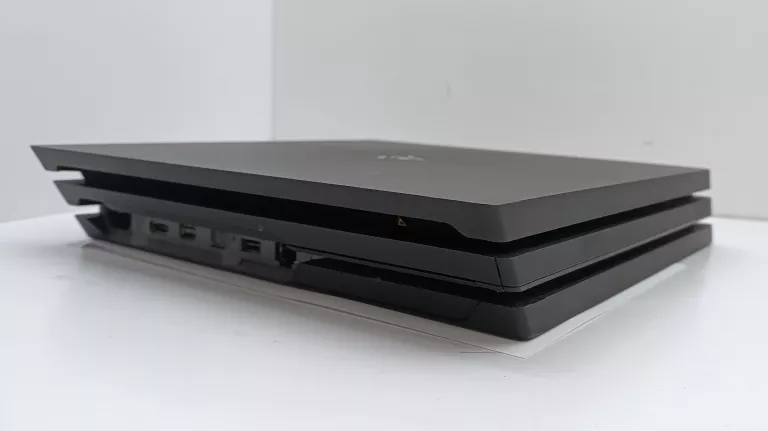 KONSOLA PLAYSTATION 4 PRO 1TB