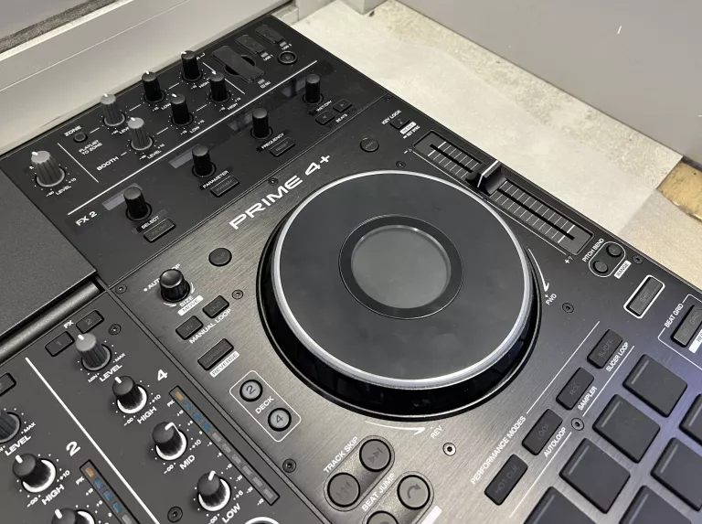 KONSOLA DENON DJ PRIME 4+