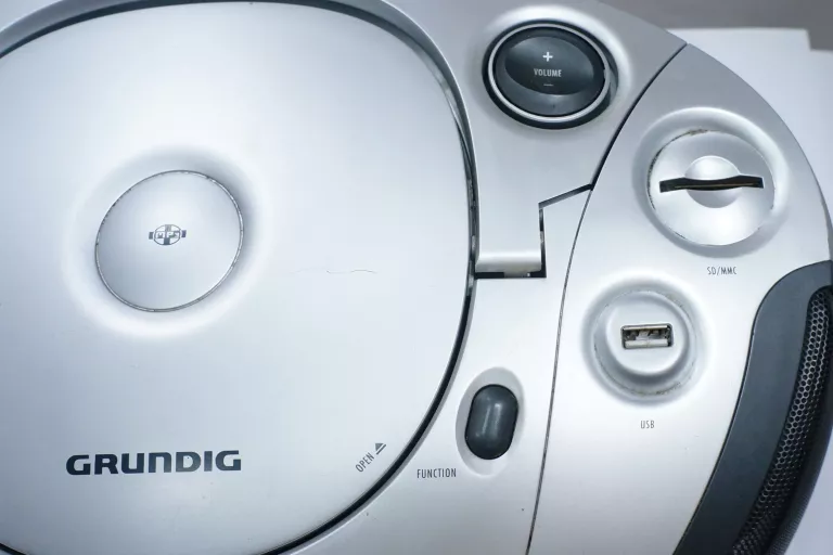 BOOMBOX GRUNDIG RRCD 3720 DEC CD/MP3/FM/USB/KARTY SD