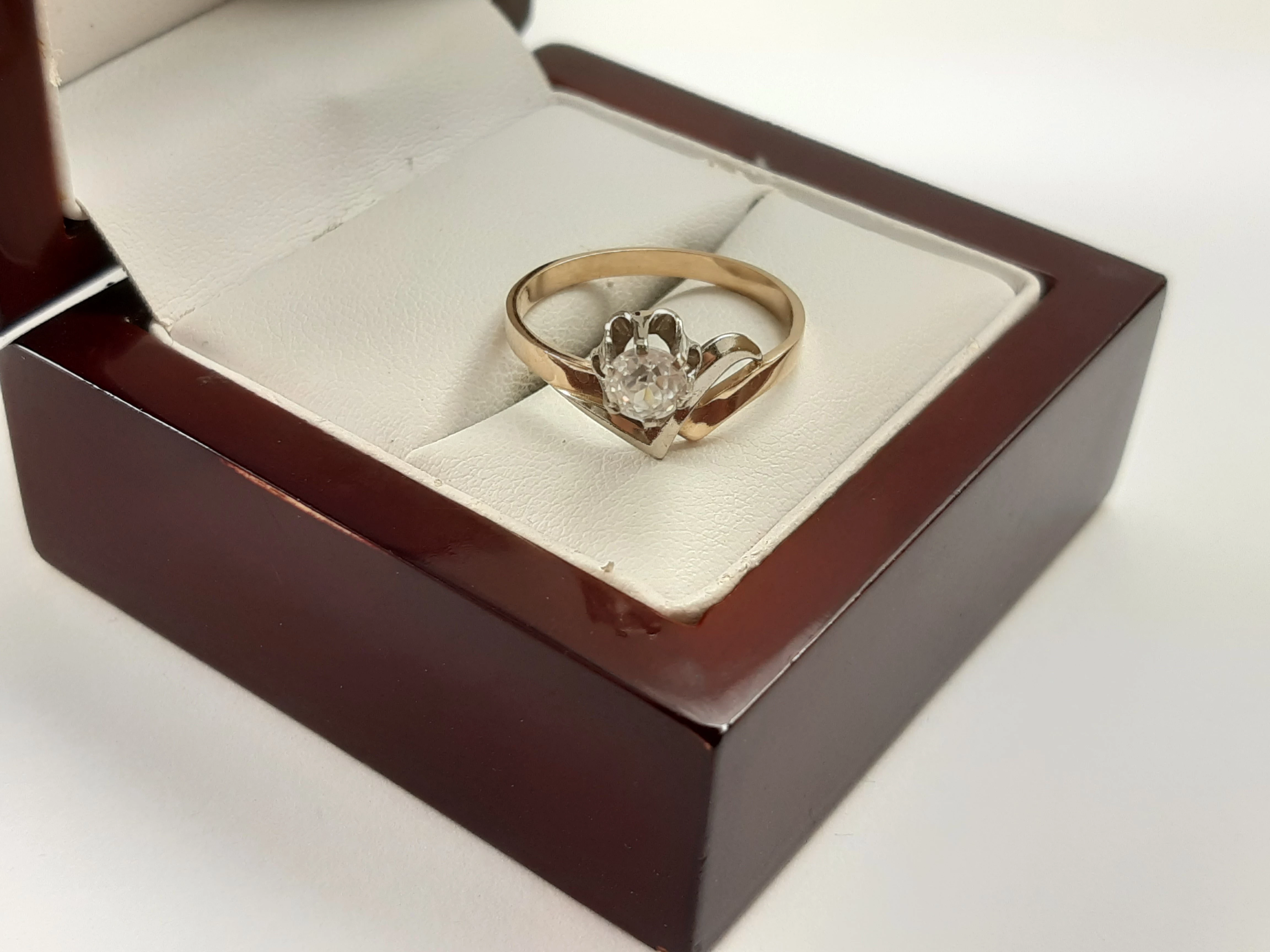 zloty-pierscionek-z-cyrkonia-583-267g-r18-stan-11323-2