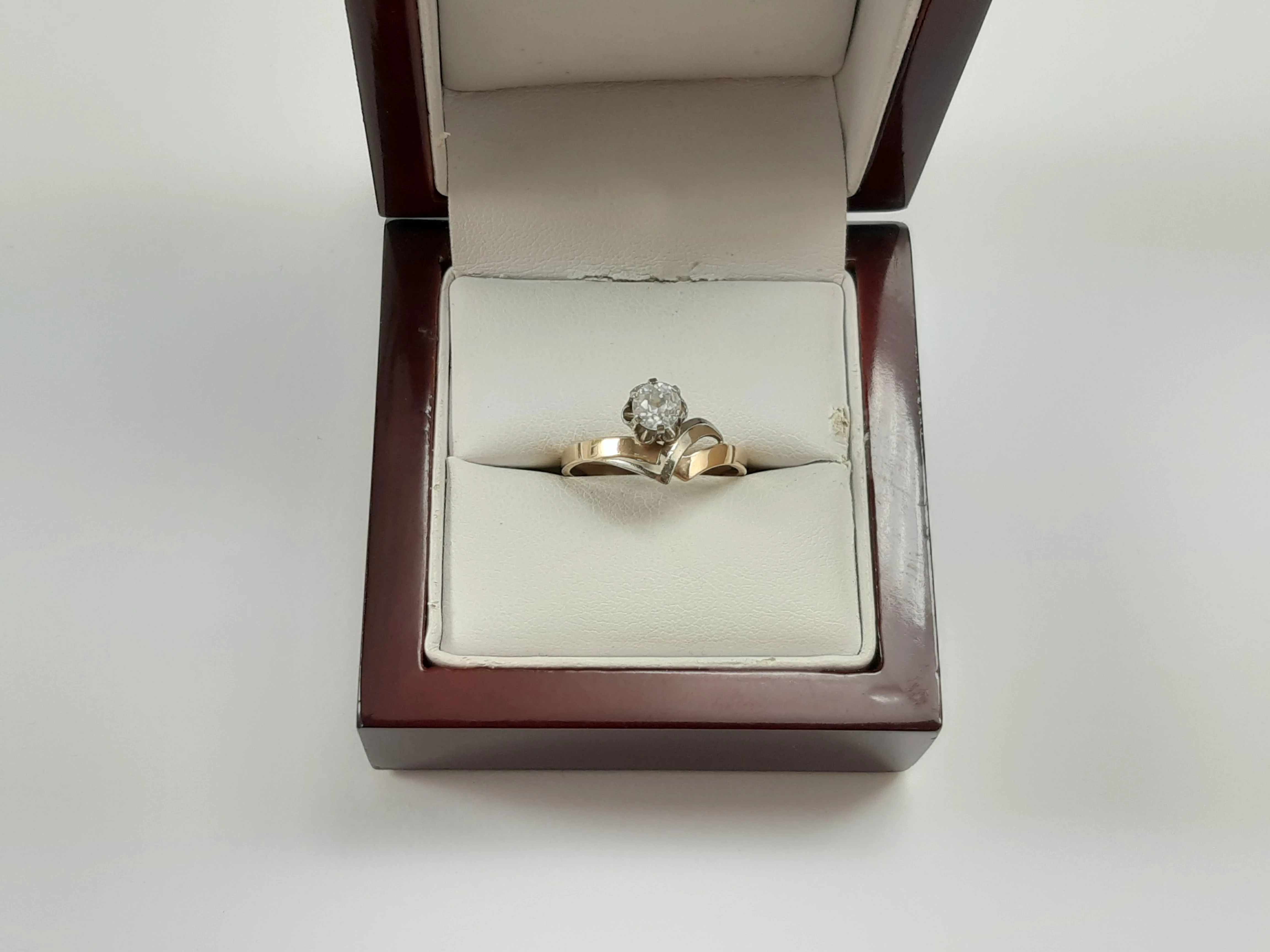 zloty-pierscionek-z-cyrkonia-583-267g-r18-ean-gtin-5903772009019