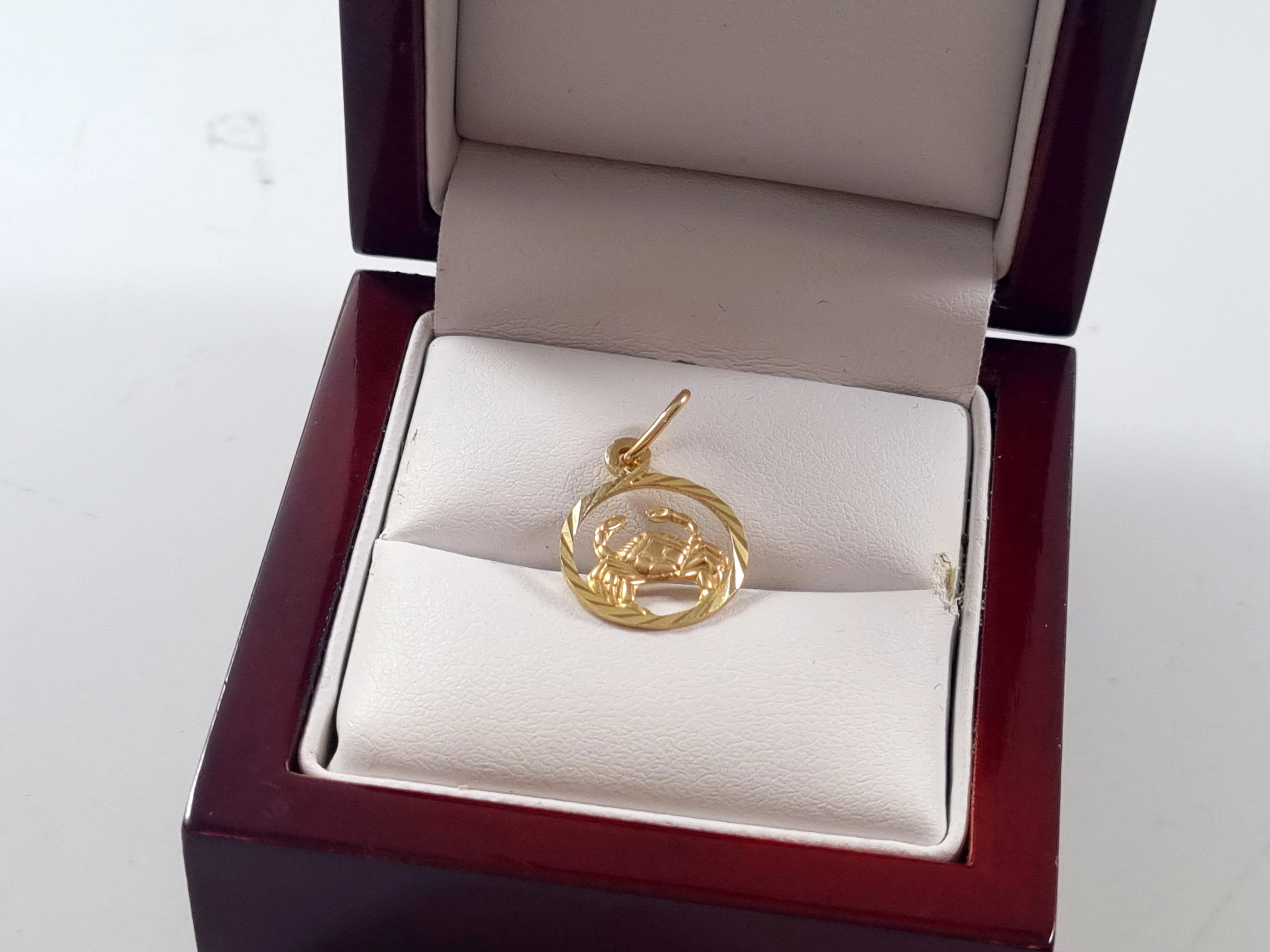 zlota-zawieszka-znak-zodiaku-rak-p585-082g-rodzaj-2205-2