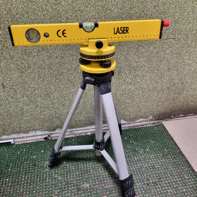 POZIOMICA LASEROWA POWERFIX LASER SPIRIT LEVEL KH 4008 WALIZKA