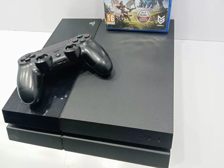 KONSOLA PS4 FAT 500 GB 1 PAD 1 GRA