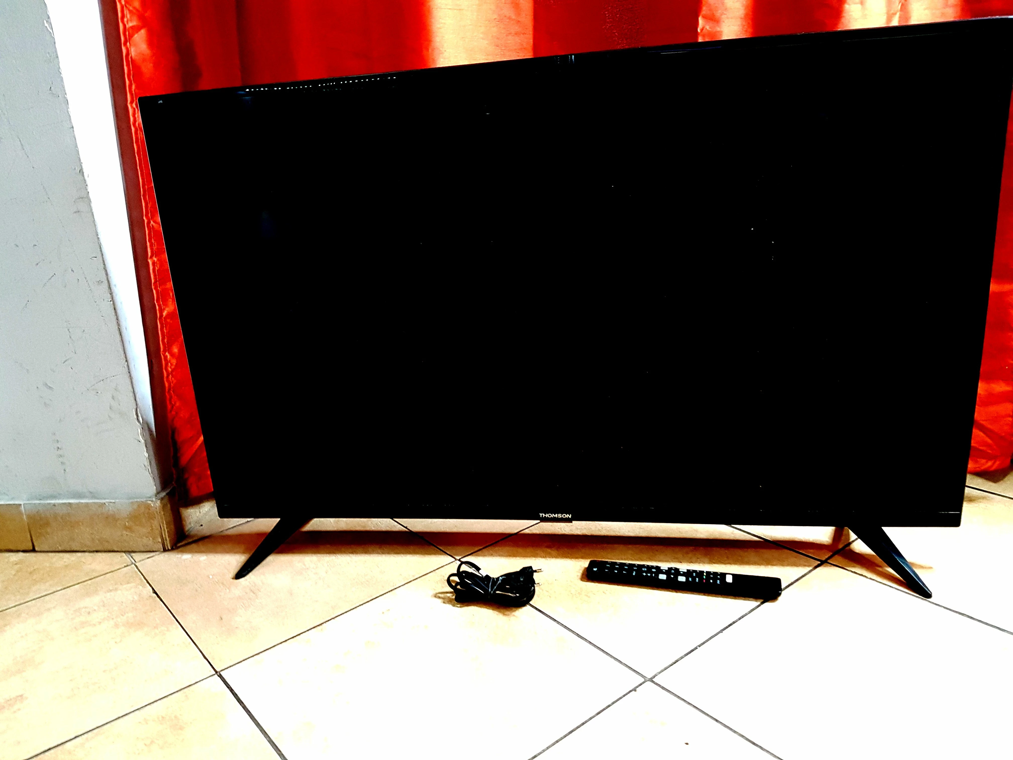 telewizor-thomson-43ud6306-pilot-slowackiego-11-elk