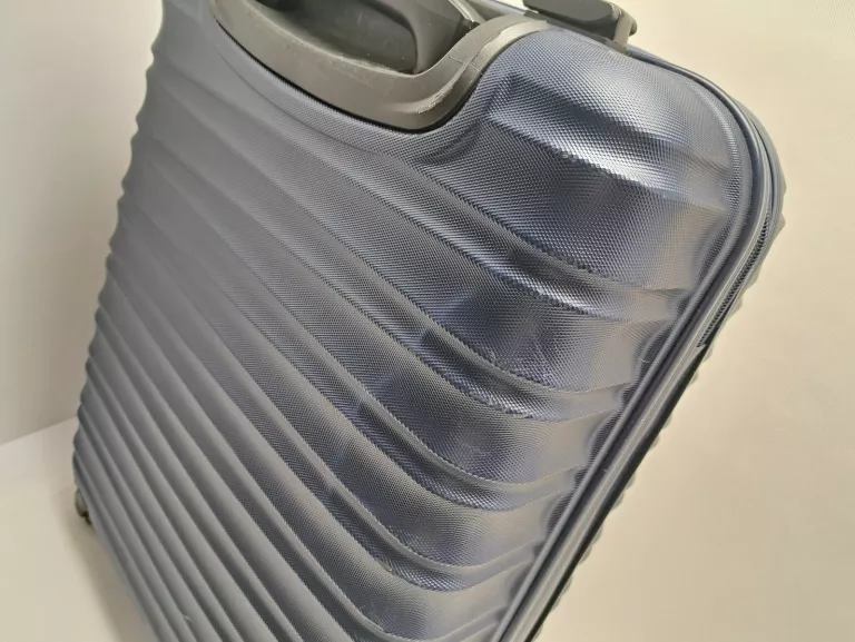 walizka-kabinowa-z-abs-u-z-zebrowaniem-granatowa-wielkosc-203937-218441