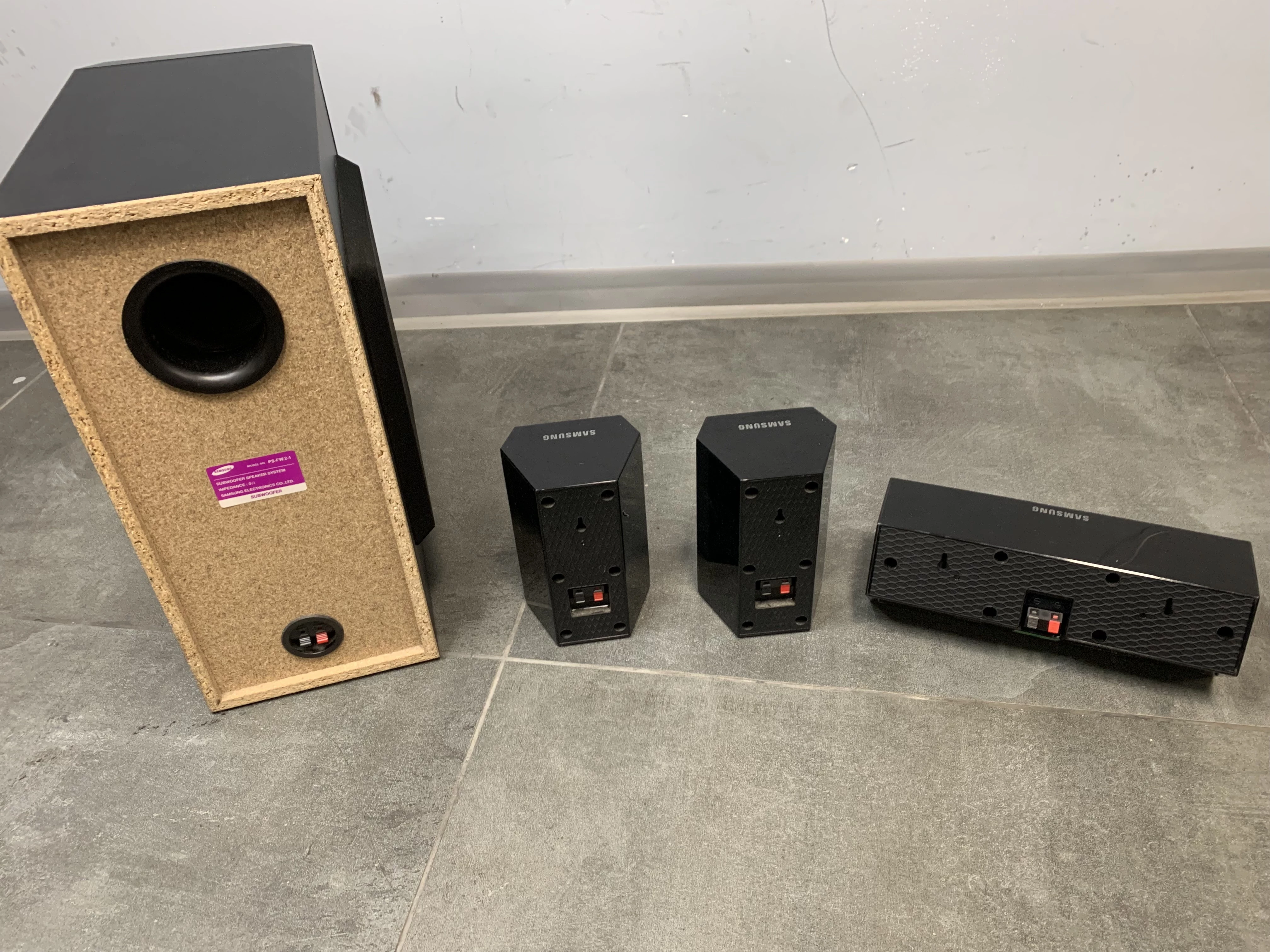 kino-domowe-samsung-blu-ray-ht-h5500-stan-11323-2