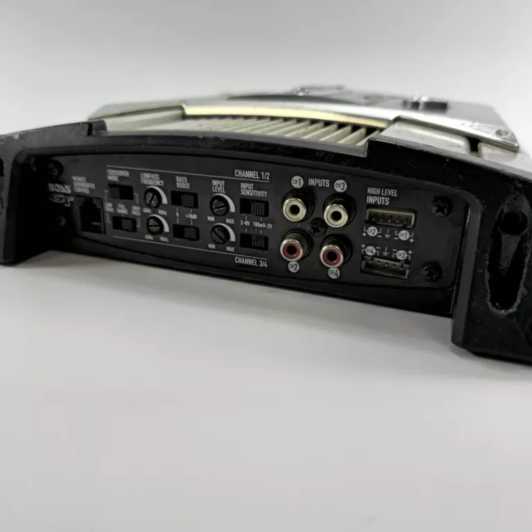 WZMACNIACZ SAMOCHODOWY BOSS GT780