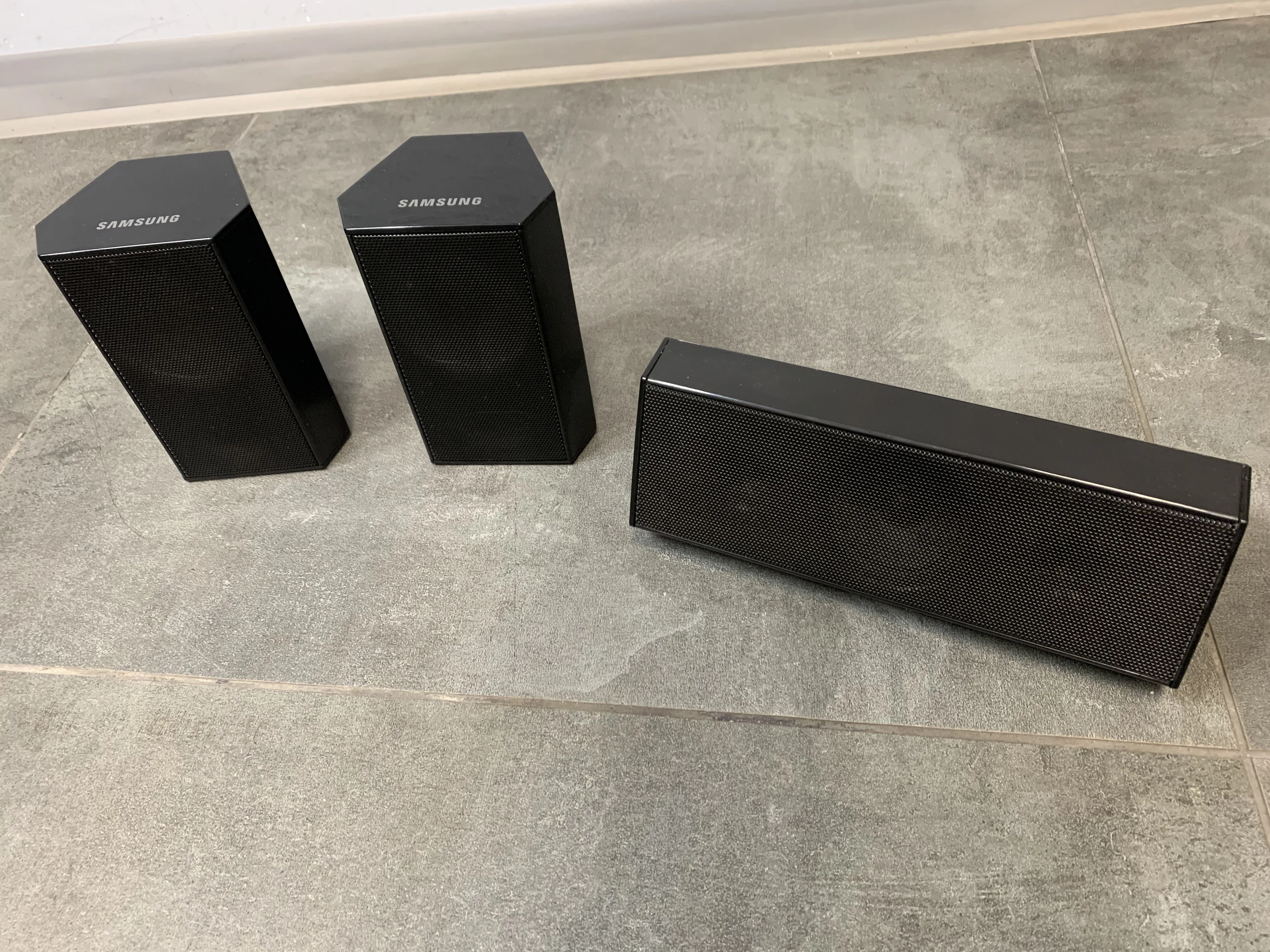 kino-domowe-samsung-blu-ray-ht-h5500-moc-znamionowa-rms-100000