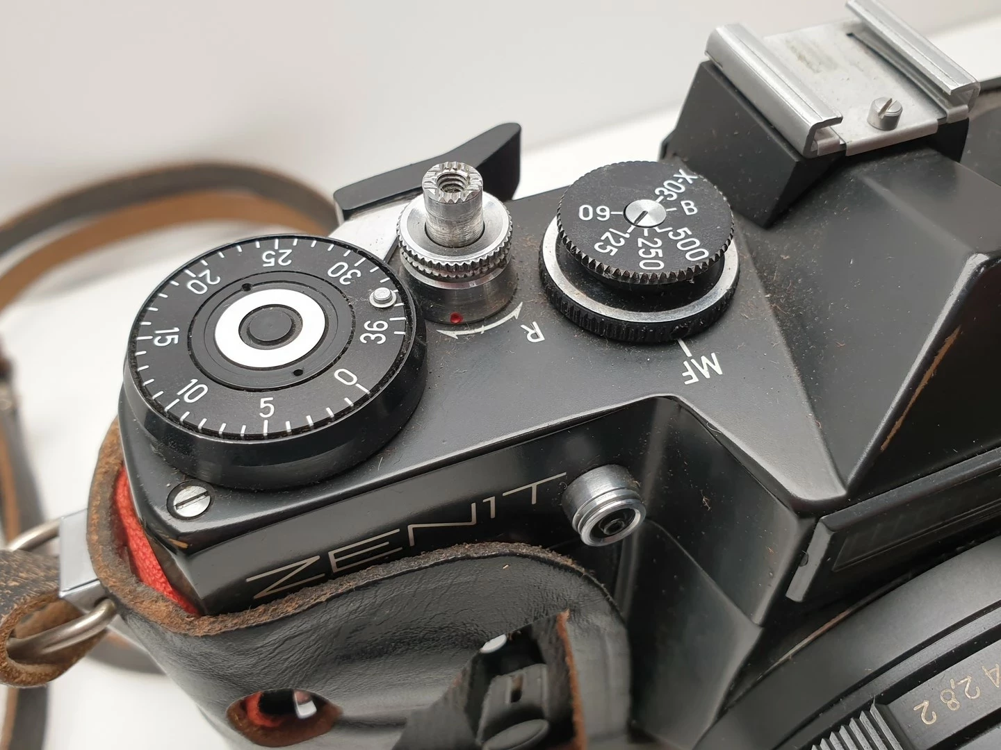 stary-aparat-zenit-em-z-lampa-blyskowa-stan-11323-253806