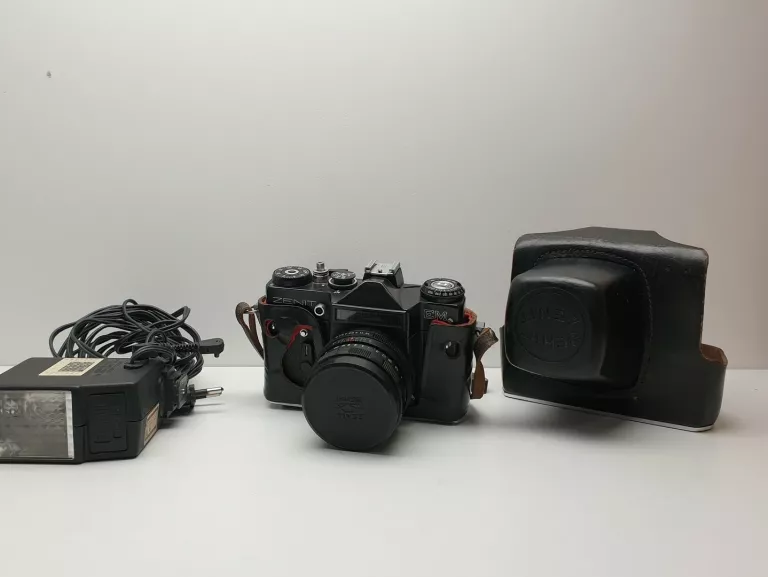 stary-aparat-zenit-em-z-lampa-blyskowa-stan-11323-253806