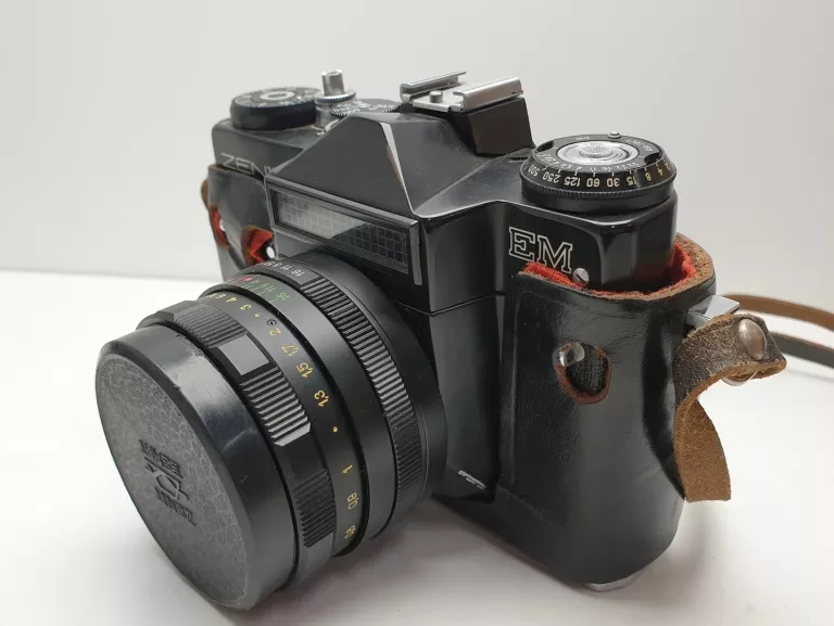 stary-aparat-zenit-em-z-lampa-blyskowa-wroclawska-6-opole-sj