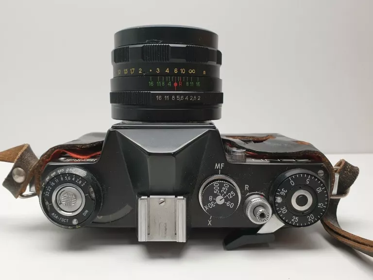 stary-aparat-zenit-em-z-lampa-blyskowa-rodzaj-aparatu-249299-1150442