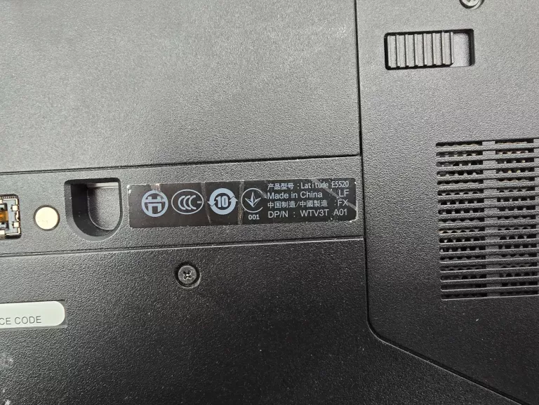LAPTOP DELL LATITUDE E5520 15.60" I5-2520M 8GB 300GB HDD