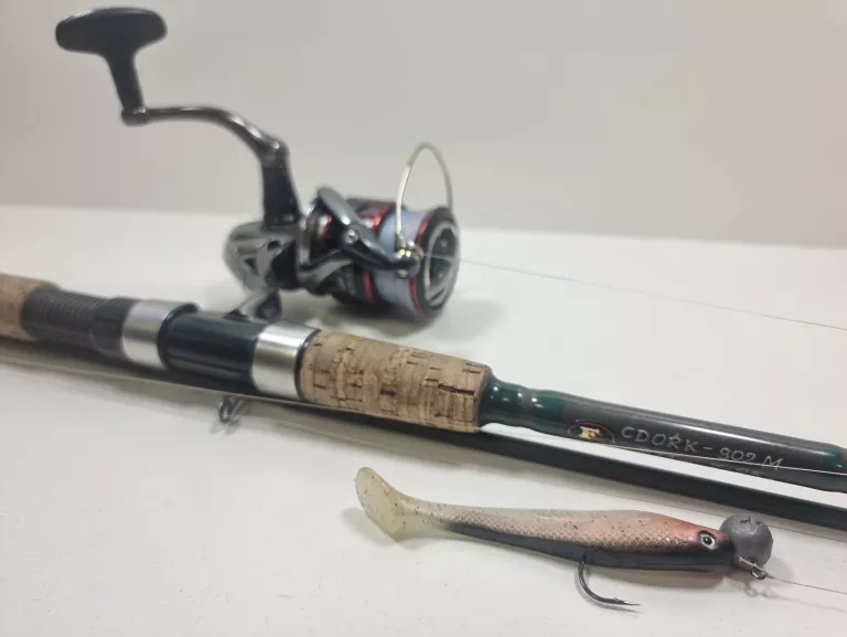 WĘDKA CDORK-902M 2,7G Z KOŁOWROTKIEM SHIMANO STRADIC CI4+ RA 4000