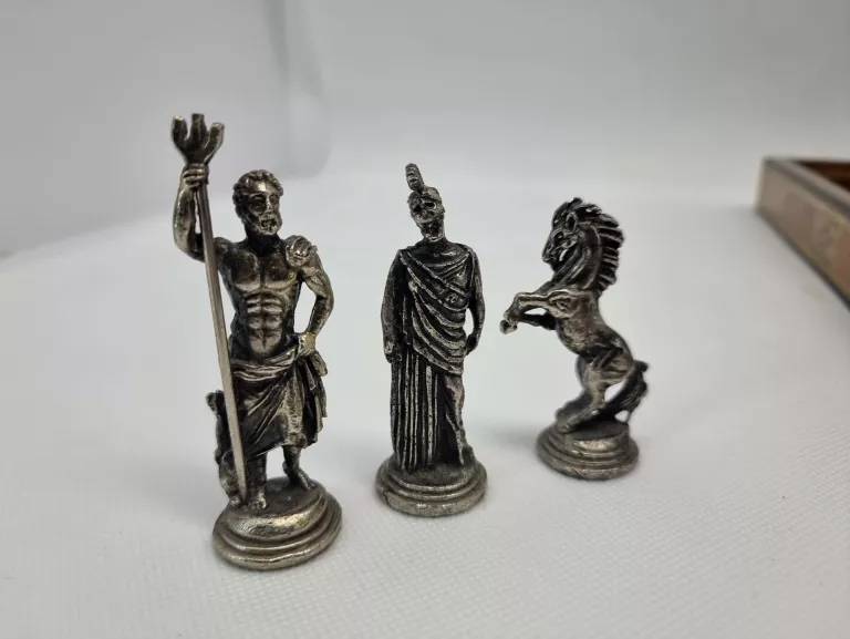 SZACHY FIGURY METALOWE