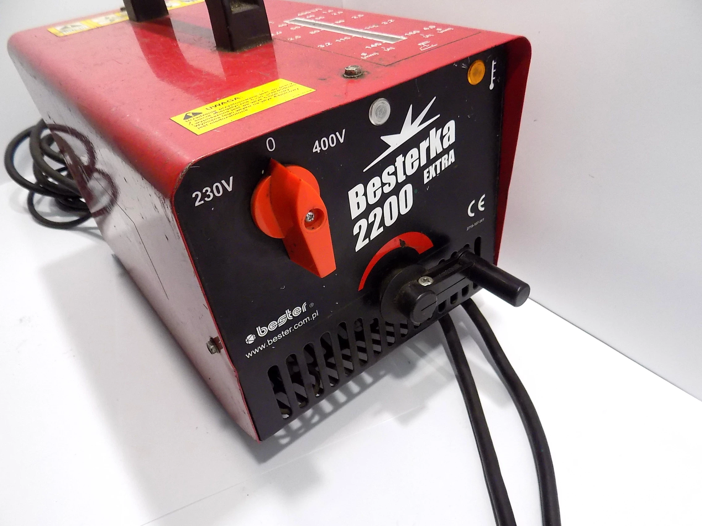 spawarka-transformatorowa-bester-besterka-2200-230400-v-kod-producenta-b18256-1