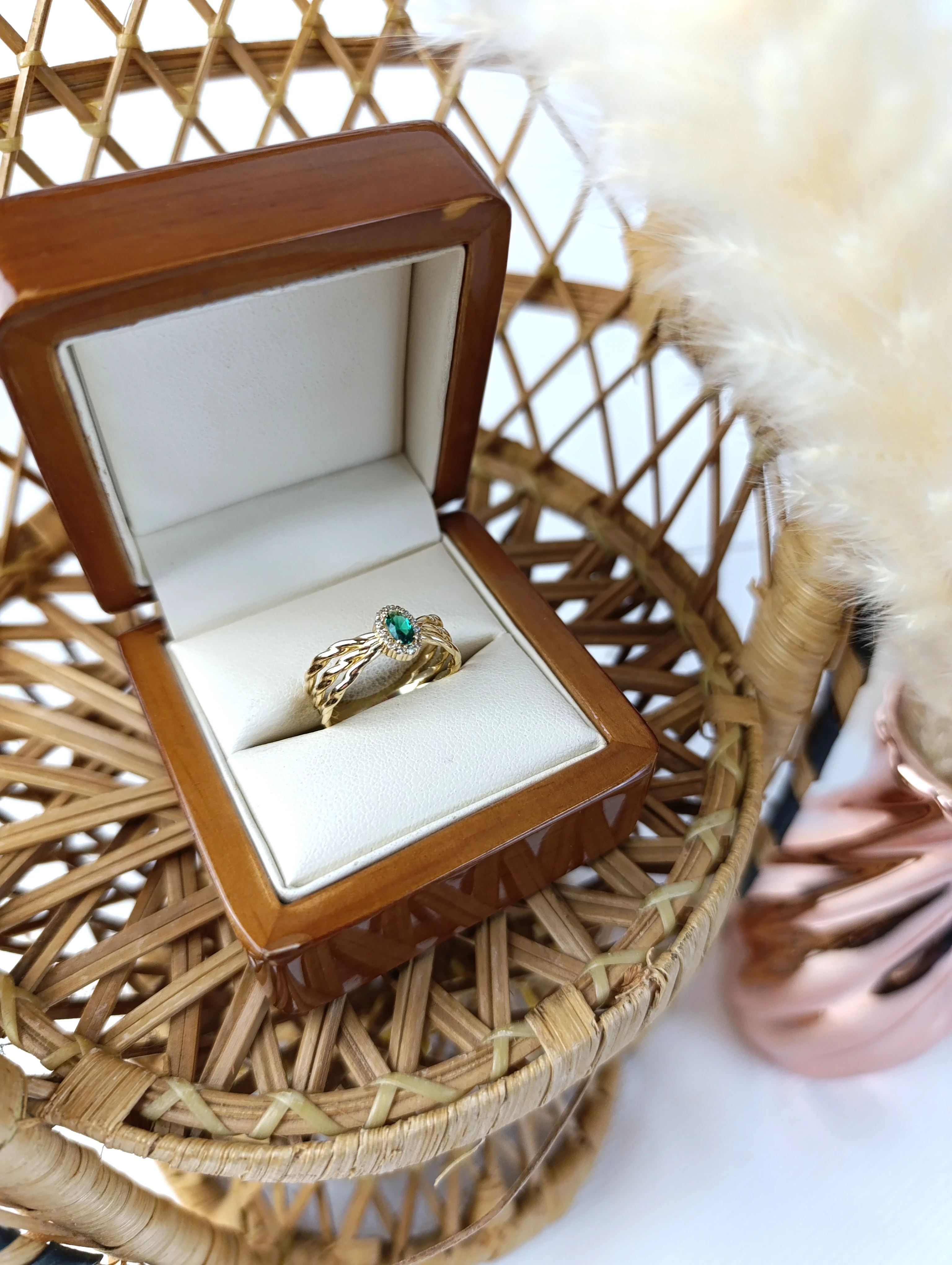 585-zloto-pierscionek-zielony-kamyk-14k-342g-r-16-stan-11323-238058