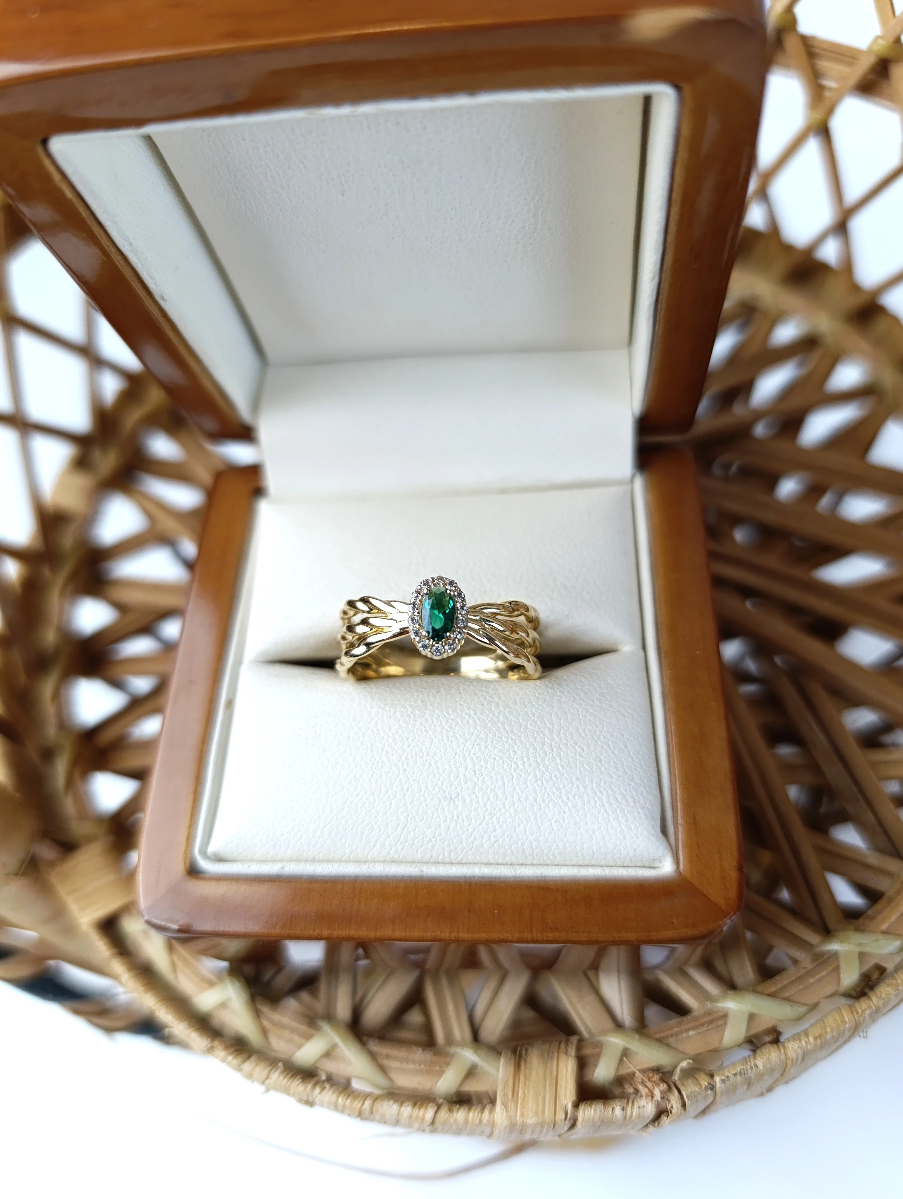 585-zloto-pierscionek-zielony-kamyk-14k-342g-r-16-marka-226434-1704211