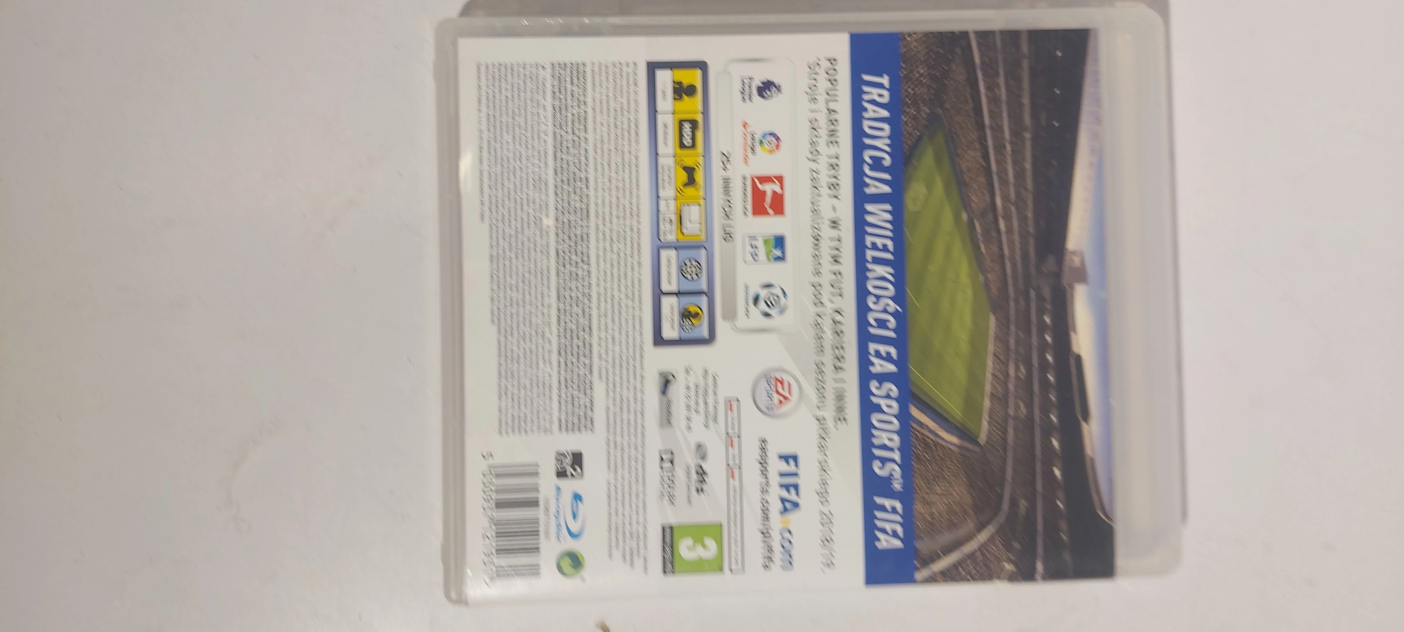 fifa-19-ps3-stan-11323-2
