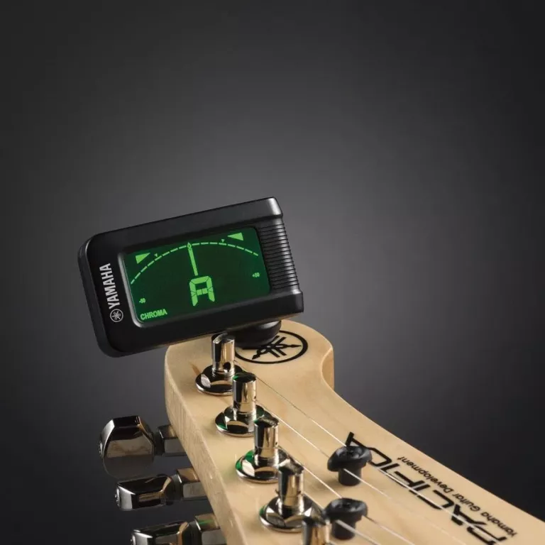 YAMAHA YTC 5 STROIK TUNER CHROMATYCZNY DO GITARY Z KLIPSEM