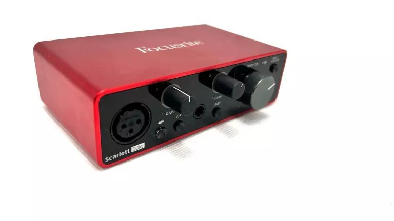 INTERFEJS 2-KANAŁOWY AUDIO USB 2.0 FOCUSRITE SCARLETT SOLO 3RD GEN