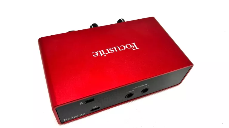 INTERFEJS 2-KANAŁOWY AUDIO USB 2.0 FOCUSRITE SCARLETT SOLO 3RD GEN