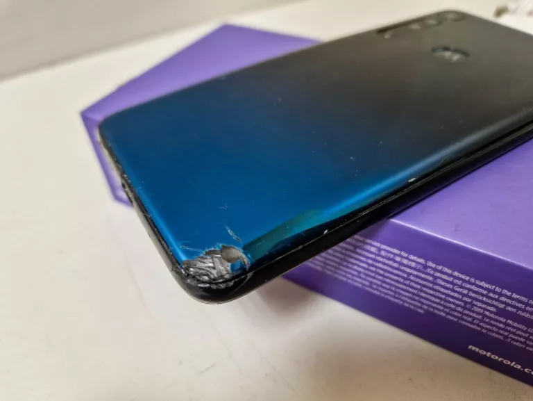 TELEFON MOTOROLA ONE MACRO