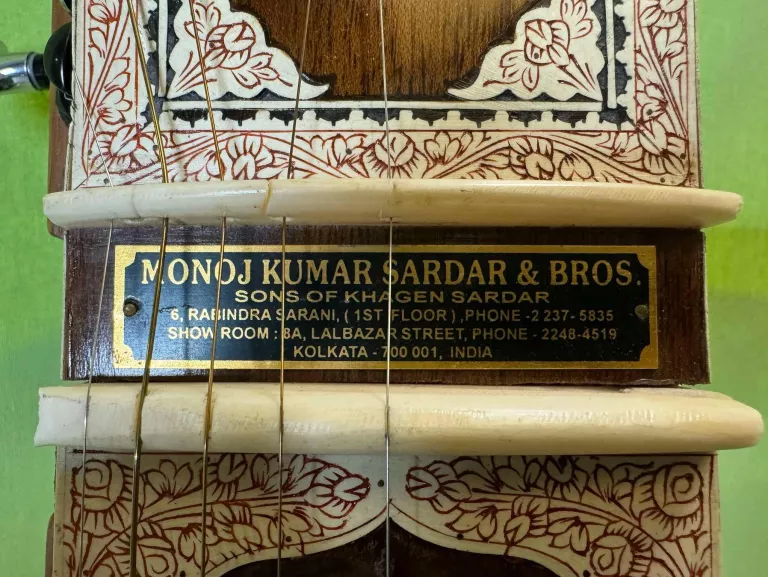 SITAR MONOJKRSARDAR + CASE