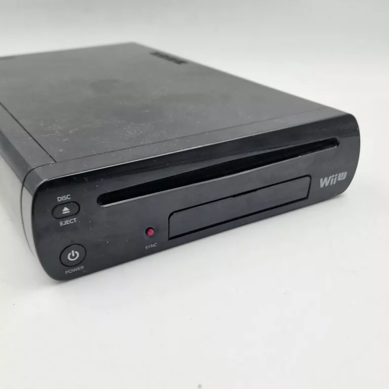 KONSOLA NINTENDO WII U / 32GB / + 2 PADY