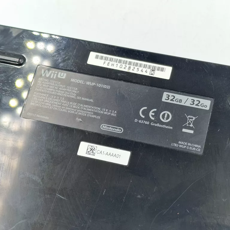 KONSOLA NINTENDO WII U / 32GB / + 2 PADY