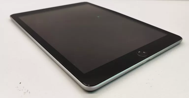 TABLET APPLE IPAD (5TH GEN) 9,7" 2GB / 32GB SREBRNY