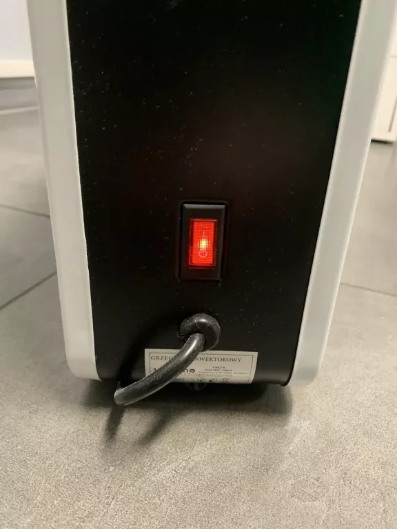GRZEJNIK KONWEKTOROWY VOLTENO Z WYŚWIETLACZEM LED 2300W
