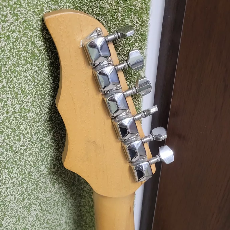GITARA ELEKTRYCZNA WILSON STRATOCASTER